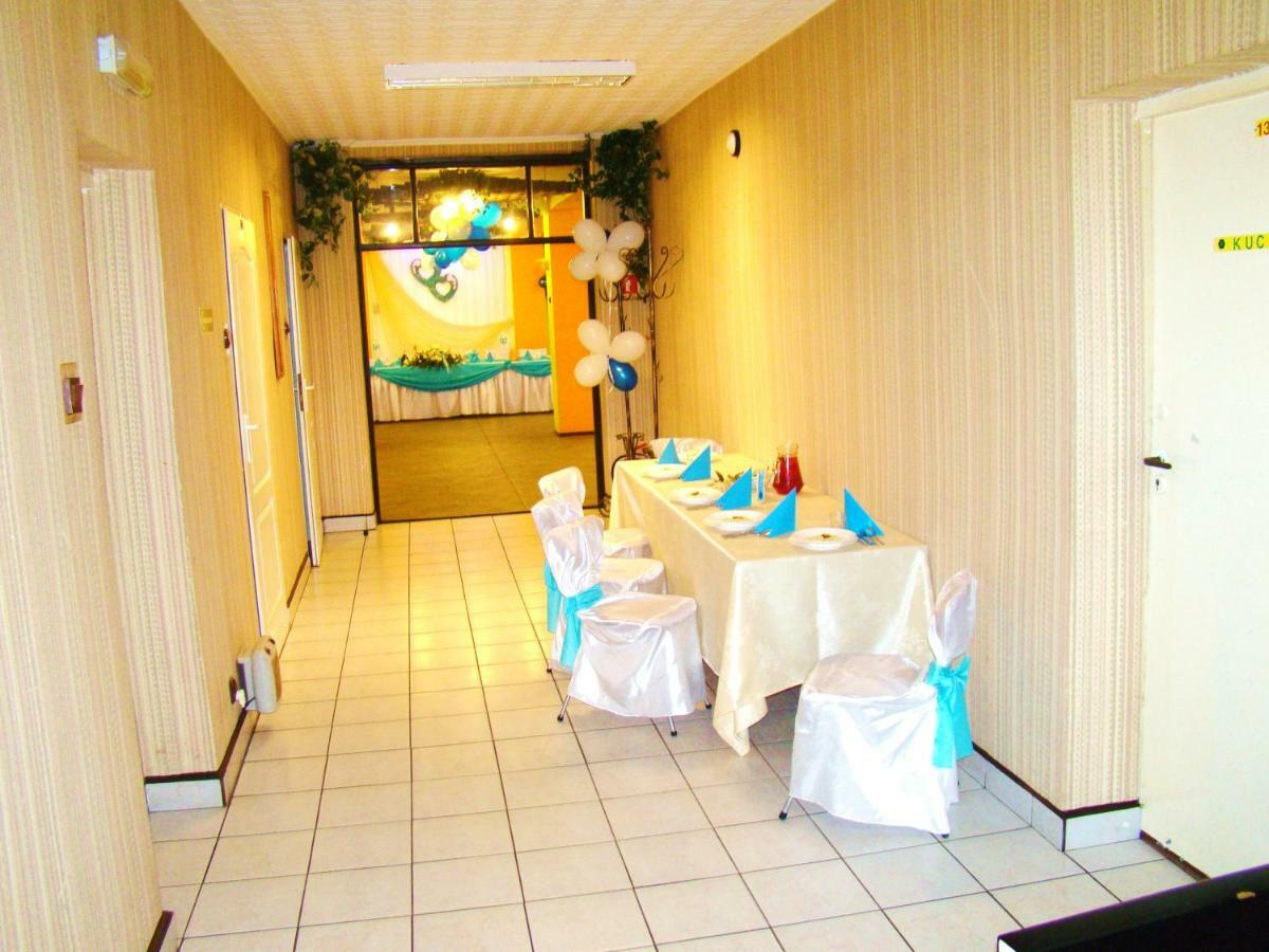 Osrodek Wypoczynkowy Oaza Hotel Kuznica Zbaska Buitenkant foto