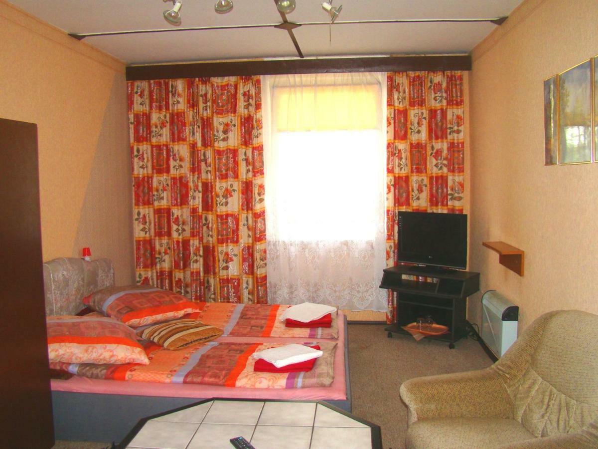 Osrodek Wypoczynkowy Oaza Hotel Kuznica Zbaska Buitenkant foto